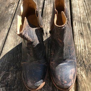 Bed Stu Yell ankle boot 8.5 distressed black